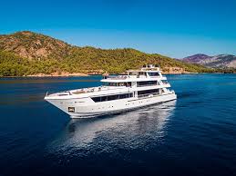 As the harsh realities of sheltering in place, locking down, and strict quarantine seem to be easing ever so slightly here in the us, i still believe that nobody knows really knows what the new. Denison Yachting And Wheels Up Announce A Private Plane To Yacht Experience News Nautica Report