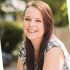 Amber Claybrook's Instagram, Twitter & Facebook