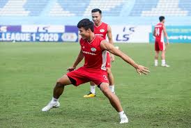 Cú trượt cỏ dài đầy 'chất lừ' của đội trưởng tuyển việt nam. Viettel Váº¯ng Nguyen Hang Phong Ngá»± Tráº­n Sieu Cup Quá»'c Gia 2020 Tin Tá»©c Má»›i Nháº¥t 24h Ä'á»c Bao Lao Ä'á»™ng Online Laodong Vn