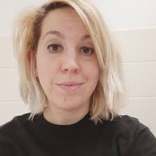 Laura Bruner's Instagram, Twitter & Facebook