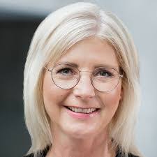 Julia Harms's Instagram, Twitter & Facebook