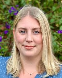 Danielle Parra's Instagram, Twitter & Facebook