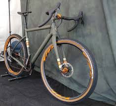Feature Ibis Hakka Mx Customized By Pro Bike Supply Premier Bicycle Werks Sea Otter 2018 Gravel Cyclist The In 2020 Gravel Bike Bicycles Gravel Bike Paint Bike