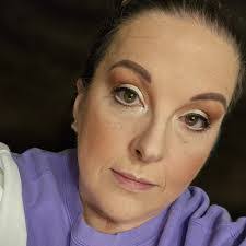 Naomi Hooper's Instagram, Twitter & Facebook