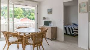 Location Vacances Appartement Arcachon L Appartement Est Lumineux Et Spacieux Calme Avec Une Expos Location Vacances Appartement Locations Vacances Spacieux