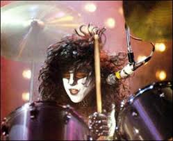 May 31, 2021 · kourtney kardashian has made it very clear that she is attracted to boyfriend travis barker as they have been seen kissing and touching each other on social media for the past month. Eric Carr Wikipedia