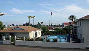 Placed on 3455 cheney highway in titusville only in 4.6 km from the centre. Pool Area Scary Picture Of Best Western Space Shuttle Inn Titusville Tripadvisor