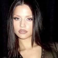 Isabel Landeros (adoringizzyy)