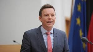 März 2018 neuer ministerpräsident des saarlandes. Politiker Tobias Hans Frau Von Saarlands Regierungschef Erwartet Zwillinge