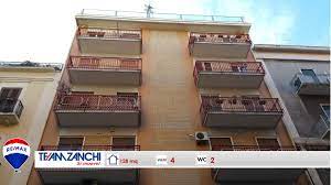 Appena Messo In Locazione Bari Via Nicolai 252 B Liberta Ampio E Luminoso Appartamento Quadrilocale A Breve Distanza Dal C Immobiliare Case In Vendita Case
