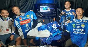 We did not find results for: Punya Jersey Persib Dari Masa Ke Masa Koleksinya Bikin Merinding