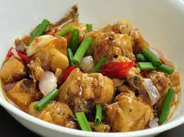 Campurkan tepung, garam, dan ragi kering. Resepi Ayam Goreng Halia Kering