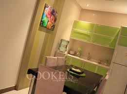 مطبخ لونه اخضر تفاحي مع الرمادي عالم حواء