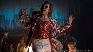 @taronegerton is elton john in #rocketman, the incredible story of a pop culture icon. Rocketman Elton John Im Kino Ein Musiker Hebt Ab Filme Dw 30 05 2019