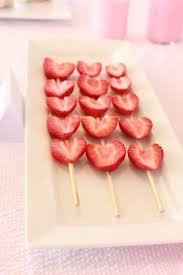 Collation Brochettes Avec Images Valentines Day Food Cadeaux Saint Valentin Fete De La Saint Valentin