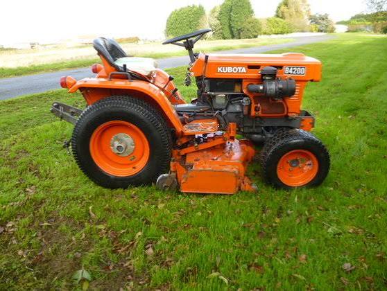 Kubota B4200 Tractor