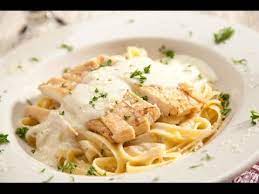 How To Make The Best Fettuccine Alfredo Chicken With Easy Steps Cheesecake Factory Secret Recipe Youtube