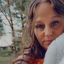 Danielle Traylor (@gynger4lyfe)