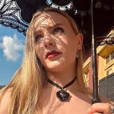 Brooke Cheek's Instagram, Twitter & Facebook