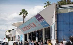 It is run at the salle debussy, parallel to the competition for the palme d'or. ä¸å­˜åœ¨çš„é›»å½±ç¯€ 2020å¹´åº·åŸŽå…¥åœç‰‡å–® æ¯æ—¥é ­æ¢
