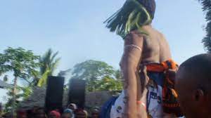 Malaya wakicheza uchi bila kuvaa chupi ndani ni balaa. Wacheza Uchi Uswahilini Baikoko Tanga Wacheza Uchi Sio Poa Chura Wa Tanga Youtube Please Subscribe My Channel And Like The Video