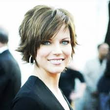 tbt On some red carpet somewhere. I loved this haircut by Earl Cox at  @trumpsnashville Happy Thursday!