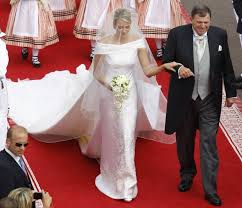 Weitere ideen zu prinzessin charlene, charlene von monaco, monaco. Charlene Wittstock S Royal Wedding Dress Fountainof30 Com