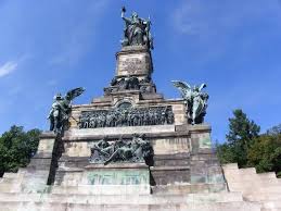 Als bauleiter konnte man den schweizer ingenieur nikklaus riggenbach gewinnen. Das Niederwalddenkmal Picture Of Ruedesheim Am Rhein Hesse Tripadvisor