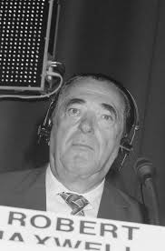 A 300lb Behemoth: Robert Maxwell