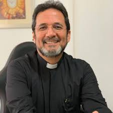 The padre isn't a sharp genre creation, but there's a compelling feel for the culture and desperation, dusted with just a little bit of humor to ease appreciation. Padre Pedro Justo Berrio Facebook