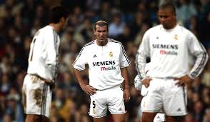 Zinedine zidane has stepped down as the manager of real madrid with immediate effect for the second time in his career. Als Zidane Zu Real Kam Ein Preis An Den Perez Niemals Gedacht Hatte Real Total