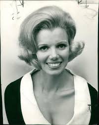 Direk Edmer and Madam Eula 💛💚