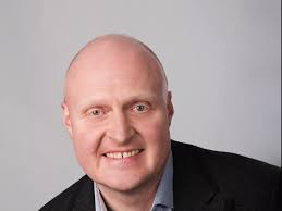 Carl Pate tells us how he went from working in a job he 'no longer loved'  to running his own business (& inspiring others along the way!)