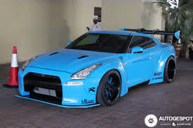 Bugatti races the fastest tesla in the world! Nissan Gt R 2014 Liberty Walk Widebody 30 Januar 2020 Autogespot