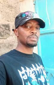 Yaani hakuna mtu ako na kitu...