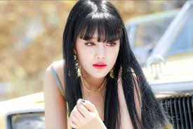 Ide Fashion Airport yang Minimalis Tapi Terlihat Menawan Dari Minnie  (G)I-DLE