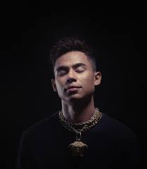Lepaskan ku jika benar engkau tidak mahu sakitnya hatiku tiada siapa yang tahu tinggalkan ku jika engkau ada yang baru maafkan diriku ku bukan yang terbaik untuk mu. Adzrin Spotify