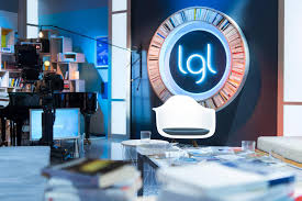 Depuis hier, elles sont considérées comme des commerces essentiels. Le Rendez Vous De La Grande Librairie De France 5 Change De Jour