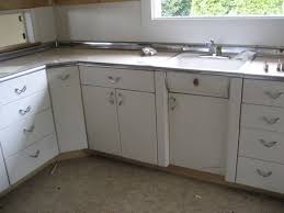 1000 Images About Vintage Kitchen On Pinterest Kitchen Cabinets Kitchen Cabinets Pictures Retro Kitchen Kitchen