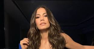 Başrolünde yer aldıkları erkenci kuş dizisiyle beğeni toplayan oyuncular can yaman ve demet özdemir, önceki akşam birlikte eğlenmeye gitti. Demet Ozdemir Havuz Basindan Paylasim Yapti Can Yaman Dan Yorum Gecikmedi Iste Can Yaman In Eski Sevgilisi Demet Ozdemir E Yorumu Son Dakika Magazin Haberleri