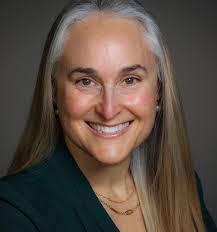 Leah Traxler's Instagram, Twitter & Facebook