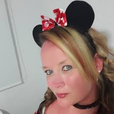 victoria pickering is fundraising for Cancer Research UK