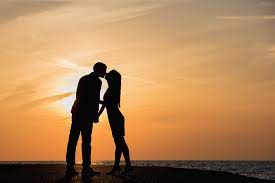Sunrise Silhouette Engagement Session Photo At North Avenue Beach In Chicago Beach Silhouette Engagement Session Summer Photography