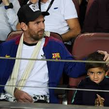 Lionel messi has revealed how his sons thiago and mateo are complete opposites, with one a good little boy and the. Thiago Messi Asked His Dad Why He Was Criticized In Argentina Watch The Video Kids His Age Made To Reassure Him Barca Blaugranes