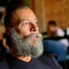 How to remove the default cube in Blender before starting a project?