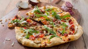 Pizza Mit Salsiccia Rezept Edeka Rezept In 2020 Rezepte Steinpilze Lebensmittel Essen