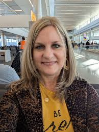 Did you know that our Hope Takes Flight Gala honoree (Michelle Dippel) and  our CEO and Founder (Michele Neff Hernandez) go way back?! 👯‍♀️💛 Michele  & Michelle