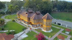 The memory palace (istana kenangan), was wholly built by wood and is also known as istana lembah (valley palace) and occasionally as istana tepas. Perak Press Istana Kenangan Muzium Diraja Kuala Facebook