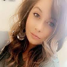 Katelyn Arnett's Instagram, Twitter & Facebook