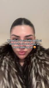 스타일 겨드랑이 하이 엔드 틈새 패션 핸드백 어깨 간단한 통근 여성을위한 새로운 작은 사각형 가방 B5